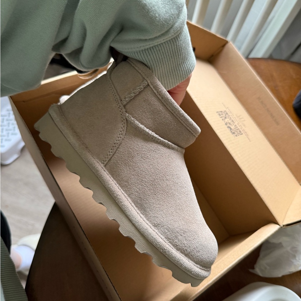 BearPaw Youth Boots - Tan